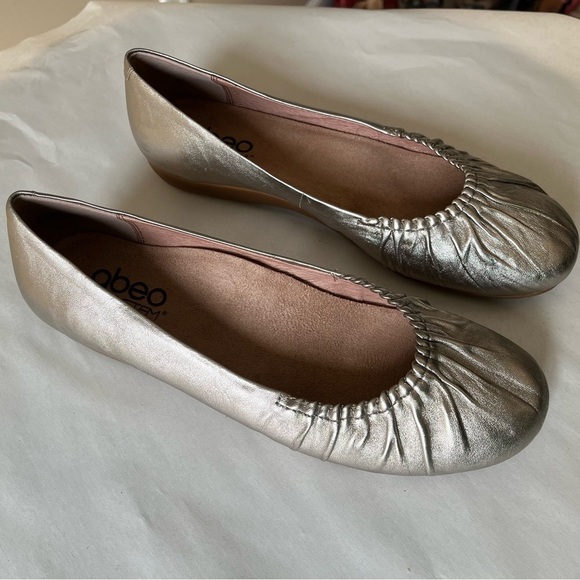 abeo Taylin Bio System Mettalic Gold Ballet Flat Comfort Shoe Womens Sz 8.5N EUC - Picture 2 of 13